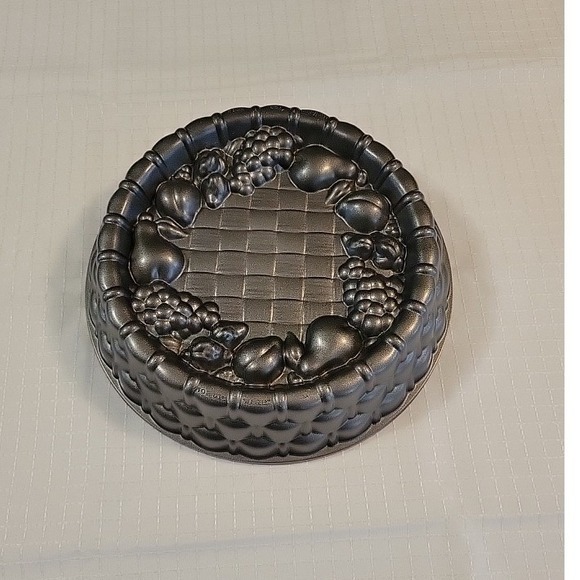 Nordic Ware Other - Nordic Ware MaryAnn Fruit Basket Cake Pan Cast Aluminum 10 Cup